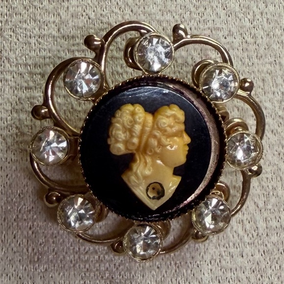 Jewelry - Vintage Cameo Brooch with Gold and Black Accents